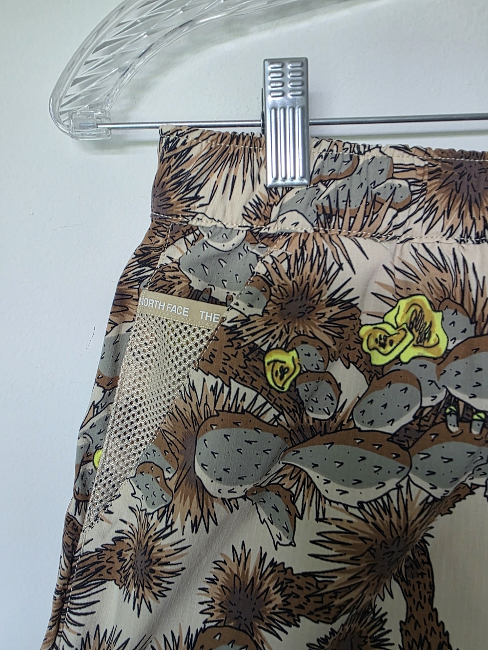 The North Face Women's Medium Pathfinder Cactus Shorts Brown Yellow - Picture 5 of 10